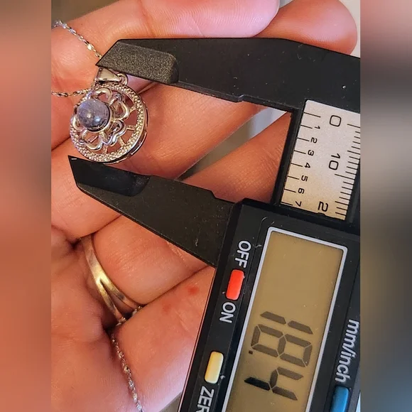 Spinning Labradorite Fidget Necklace Pendant on a Stainless Steel Chain - Picture 5 of 5